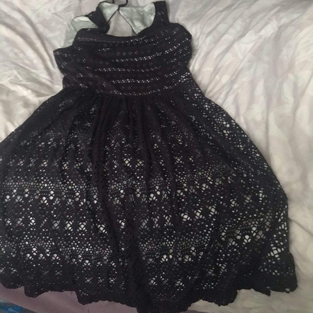 Medium dress below knee size medium
